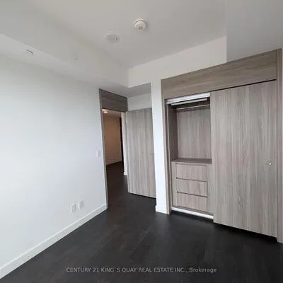 68,&nbsp;Esther Shiner, Bayview Village, Toronto