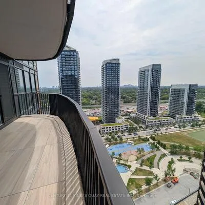 68,&nbsp;Esther Shiner, Bayview Village, Toronto