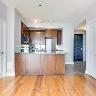 18,&nbsp;Yorkville, Annex, Toronto