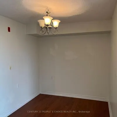 935,&nbsp;Sheppard, Clanton Park, Toronto