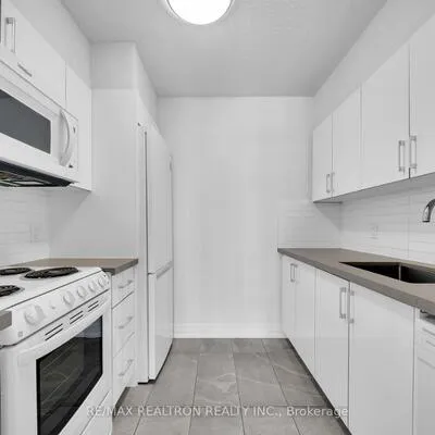 33,&nbsp;Isabella, Church-Yonge Corridor, Toronto