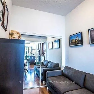 112,&nbsp;George, Moss Park, Toronto