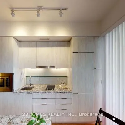 215,&nbsp;Queen, Waterfront Communities C1, Toronto
