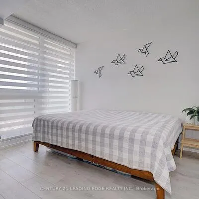 72,&nbsp;Esther Shiner, Bayview Village, Toronto