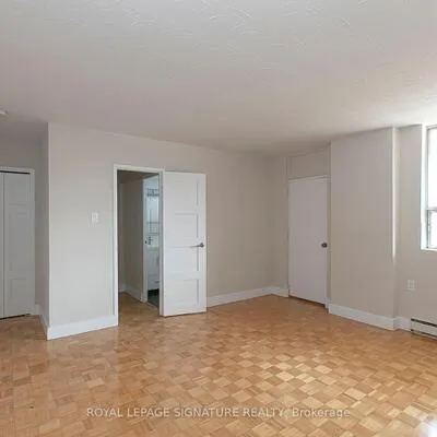 525,&nbsp;Eglinton, Mount Pleasant East, Toronto