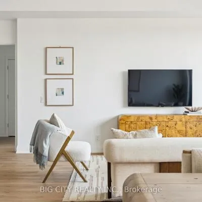 36,&nbsp;Brentcliffe, Thorncliffe Park, Toronto