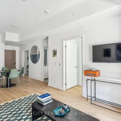 36,&nbsp;Brentcliffe, Thorncliffe Park, Toronto