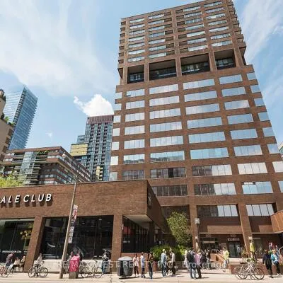 914,&nbsp;Yonge, Annex, Toronto