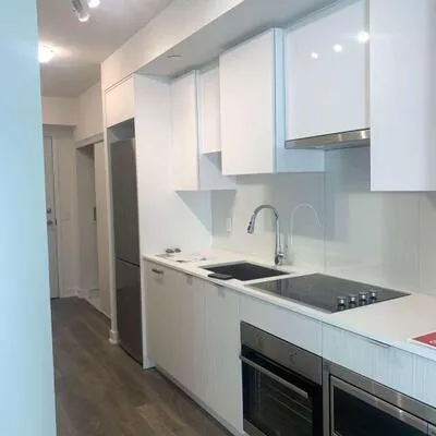 195,&nbsp;Redpath, Mount Pleasant West, Toronto