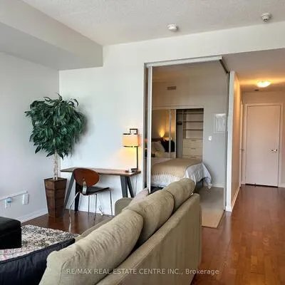 65,&nbsp;Bremner, Waterfront Communities C1, Toronto