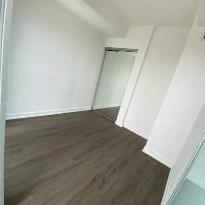 1,&nbsp;Yorkville, Annex, Toronto
