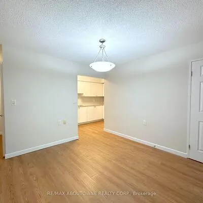 268,&nbsp;Merton, Mount Pleasant West, Toronto