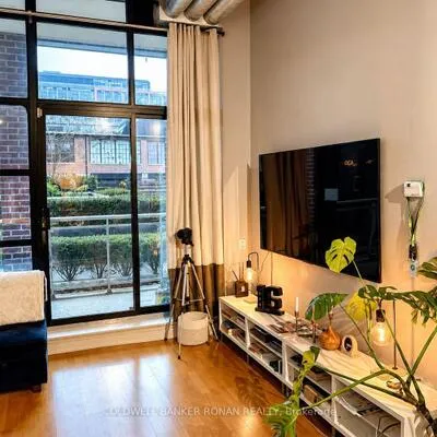43,&nbsp;Hanna, Niagara, Toronto