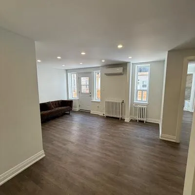 699,&nbsp;Eglinton, Forest Hill South, Toronto