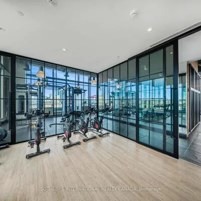 484,&nbsp;Spadina, University, Toronto
