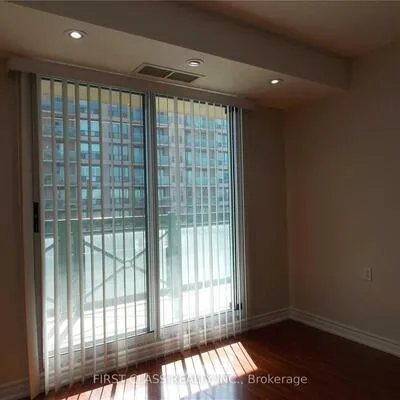 920,&nbsp;Sheppard, Bathurst Manor, Toronto