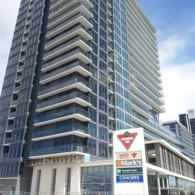72,&nbsp;Esther Shiner, Bayview Village, Toronto