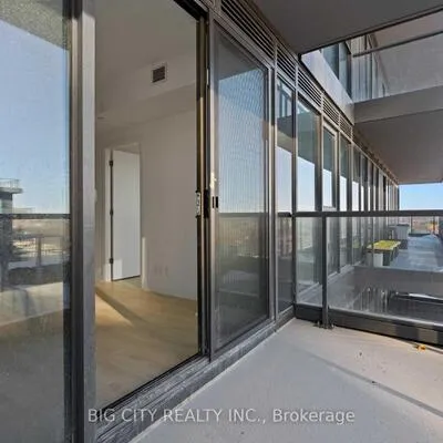 33,&nbsp;Frederick Todd, Thorncliffe Park, Toronto