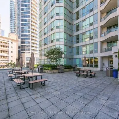 230,&nbsp;Queens, Waterfront Communities C1, Toronto