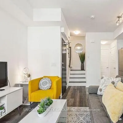861,&nbsp;Sheppard, Clanton Park, Toronto