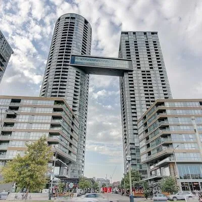 15,&nbsp;Iceboat, Waterfront Communities C1, Toronto