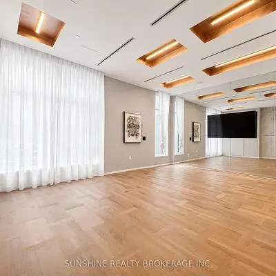 10,&nbsp;Oak, Regent Park, Toronto