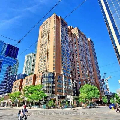 633,&nbsp;Bay, Bay Street Corridor, Toronto
