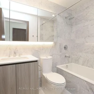 17,&nbsp;Bathurst, Waterfront Communities C1, Toronto