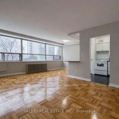 42,&nbsp;Thorncliffe Park, Thorncliffe Park, Toronto