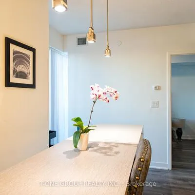 88,&nbsp;Harbour, Waterfront Communities C1, Toronto