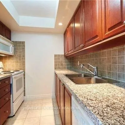 10,&nbsp;Northtown, Willowdale East, Toronto