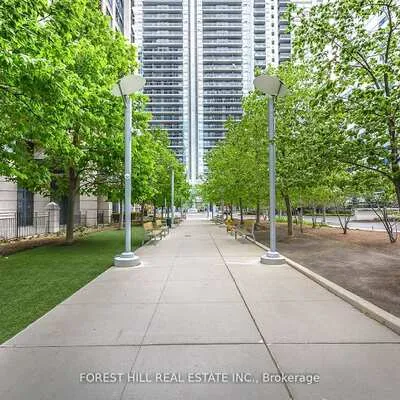 153,&nbsp;Beecroft, Lansing-Westgate, Toronto