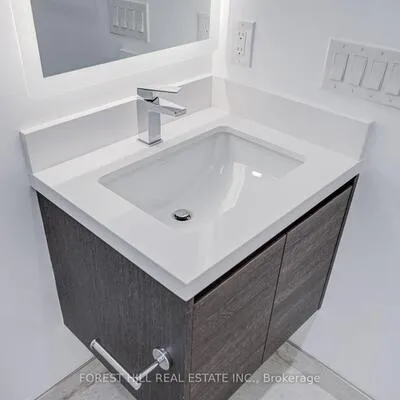 1315,&nbsp;BAY, Annex, Toronto