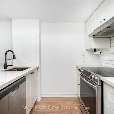 11,&nbsp;Niagara, Waterfront Communities C1, Toronto