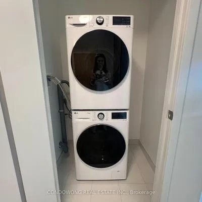 10,&nbsp;Oak, Regent Park, Toronto