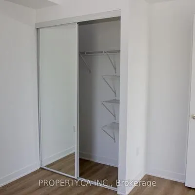10,&nbsp;Oak, Regent Park, Toronto