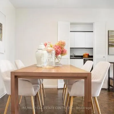 100,&nbsp;Graydon Hall, Parkwoods-Donalda, Toronto