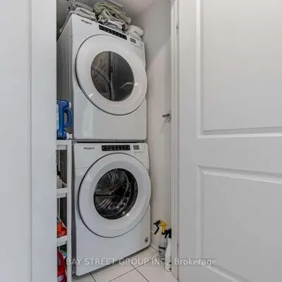 52,&nbsp;Holmes, Willowdale East, Toronto