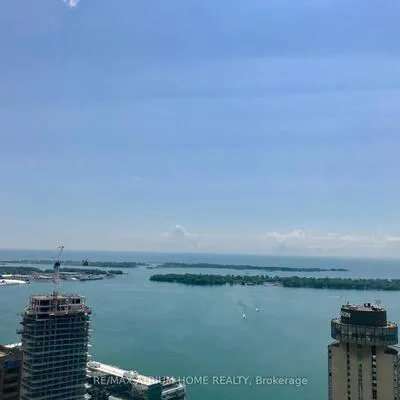 33,&nbsp;Bay, Waterfront Communities C1, Toronto