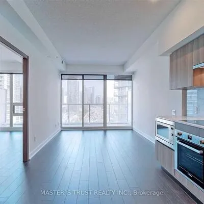 17,&nbsp;Bathurst, Waterfront Communities C1, Toronto