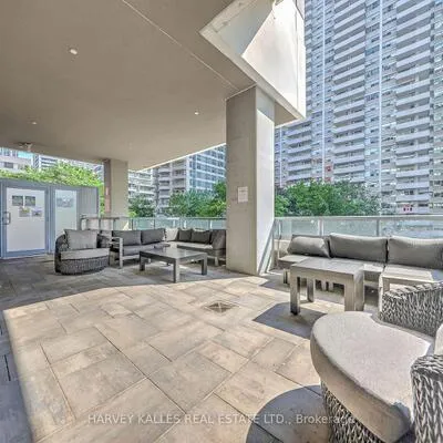 25,&nbsp;Holly, Mount Pleasant West, Toronto