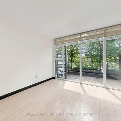 110,&nbsp;Fort York, Waterfront Communities C1, Toronto