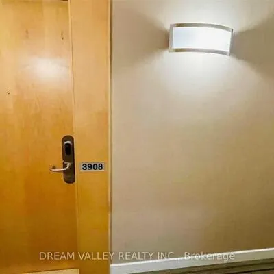 65,&nbsp;Bremner, Waterfront Communities C1, Toronto
