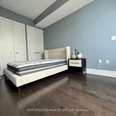 29,&nbsp;Queens, Waterfront Communities C8, Toronto