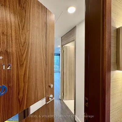 75,&nbsp;Billes, Bayview Village, Toronto