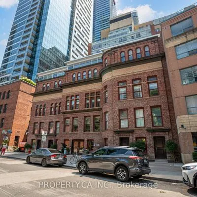11,&nbsp;St. Joseph, Bay Street Corridor, Toronto