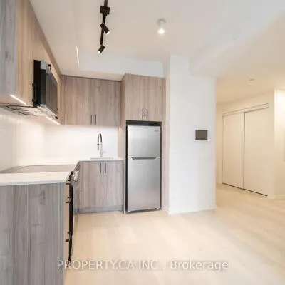 109,&nbsp;Erskine, Mount Pleasant West, Toronto