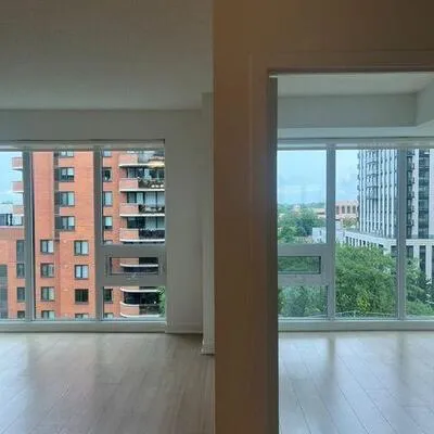320,&nbsp;Tweedsmuir, Forest Hill South, Toronto