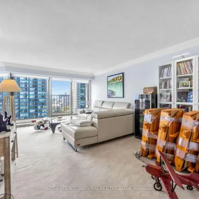 65,&nbsp;Harbour, Waterfront Communities C1, Toronto