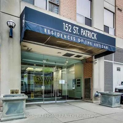 152,&nbsp;Saint Patrick, University, Toronto